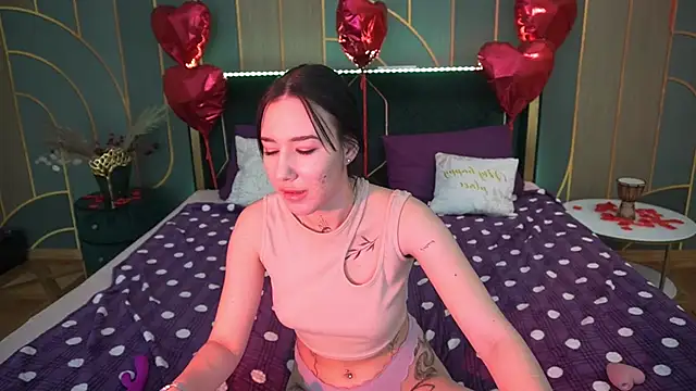 NikkiGoldSide online show from 2, 3, 2025