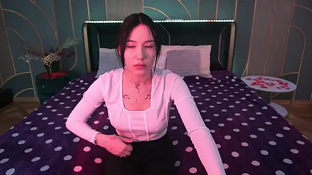 NikkiGoldSide online show from 17, 3, 2025