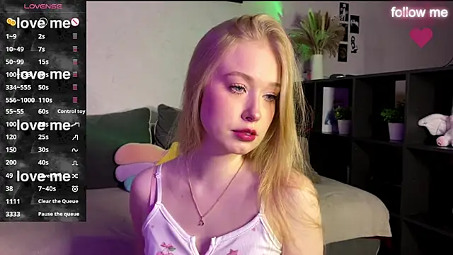 SweetDarcy online show from 13, 11, 2025