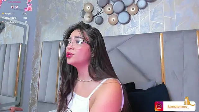 KimDevinne online show from 15, 2, 2025