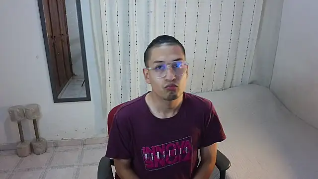 Snapshot of Orionferrer- chatting on 15, 12, 2025 Orionferrer- online show from 15, 12, 2025