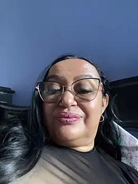 Gia Nahomi online show from 13, 12, 2024