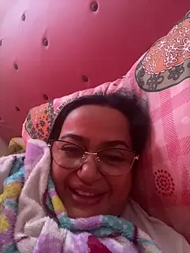 Gia Nahomi online show from 7, 1, 2025