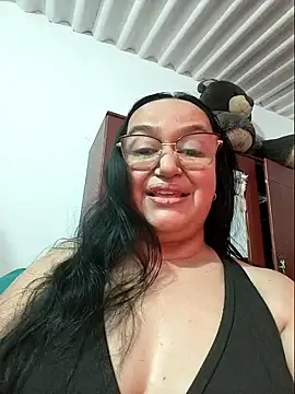 Gia Nahomi online show from 11, 1, 2025