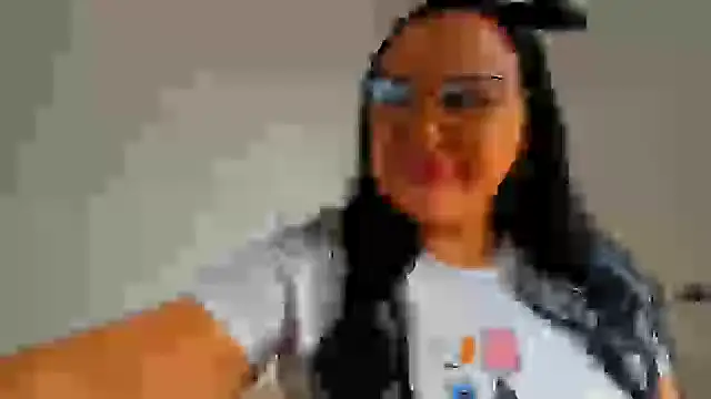 Gia Nahomi online show from 8, 3, 2025