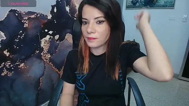 Snapshot of DanaaRey chatting on 9, 10, 2025 DanaaRey online show from 9, 10, 2025