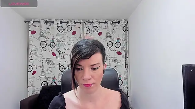 Snapshot of DanaaRey chatting on 20, 10, 2025 DanaaRey online show from 20, 10, 2025