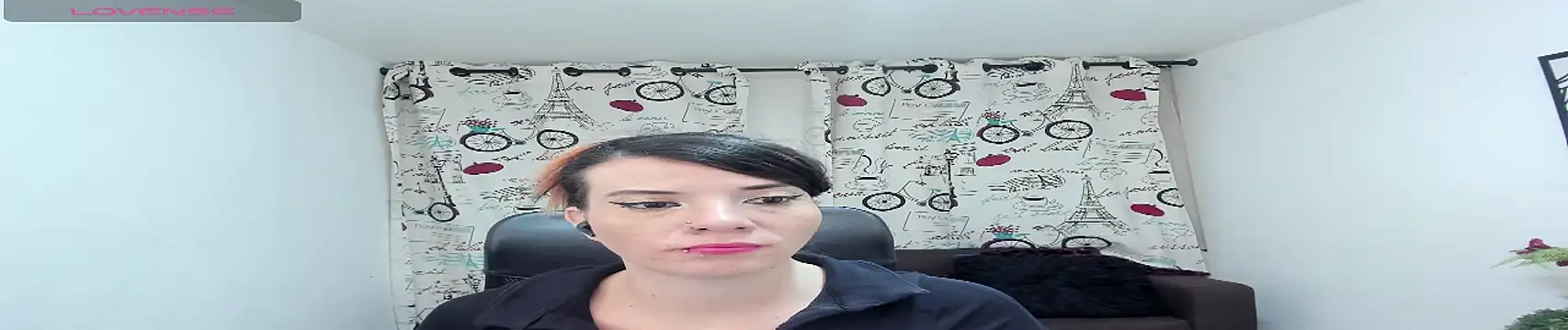 Snapshot of DanaaRey chatting on 22, 10, 2025 DanaaRey online show from 22, 10, 2025