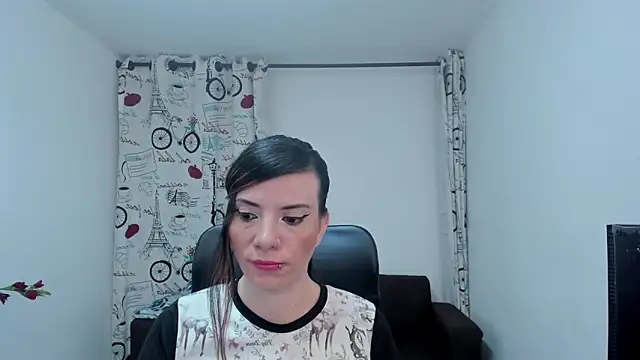 Snapshot of DanaaRey chatting on 27, 10, 2025 DanaaRey online show from 27, 10, 2025