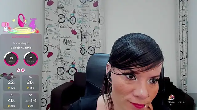 Snapshot of DanaaRey chatting on 29, 10, 2025 DanaaRey online show from 29, 10, 2025