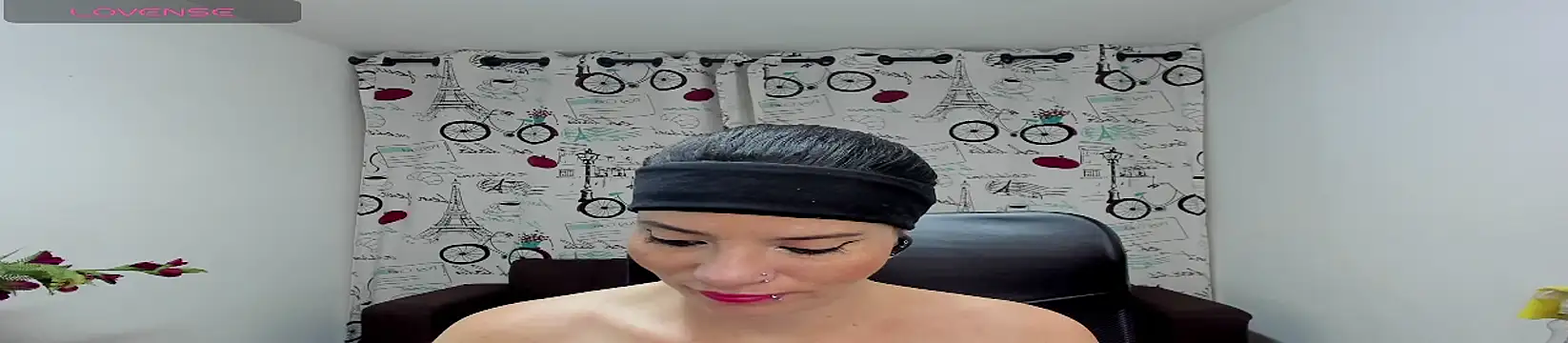 Snapshot of DanaaRey chatting on 31, 10, 2025 DanaaRey online show from 31, 10, 2025