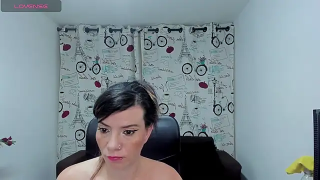 Snapshot of DanaaRey chatting on 2, 11, 2025 DanaaRey online show from 2, 11, 2025