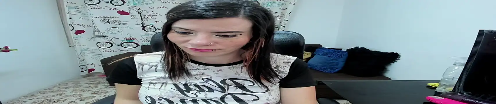 Snapshot of DanaaRey chatting on 6, 11, 2025 DanaaRey online show from 6, 11, 2025