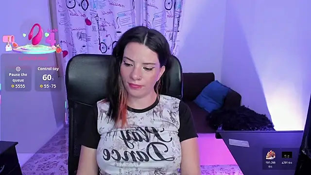 Snapshot of DanaaRey chatting on 10, 11, 2025 DanaaRey online show from 10, 11, 2025