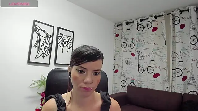 Snapshot of DanaaRey chatting on 11, 11, 2025 DanaaRey online show from 11, 11, 2025