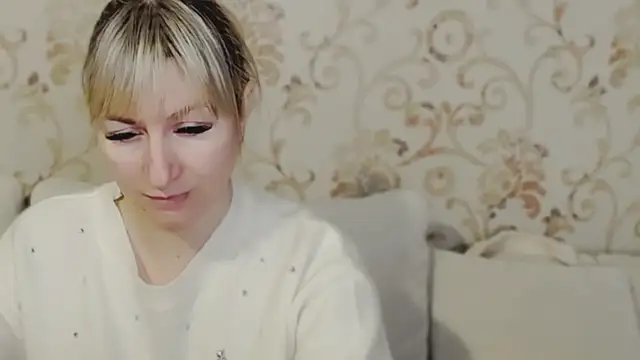 Snapshot of Incredible_Ariela chatting on 2, 1, 2025 Incredible Ariela online show from 2, 1, 2025