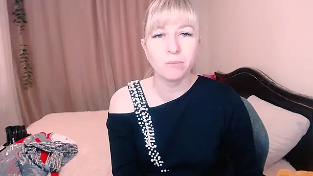 Snapshot of Incredible_Ariela chatting on 3, 2, 2025 Incredible Ariela online show from 3, 2, 2025