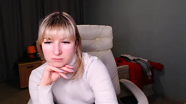 Snapshot of Incredible_Ariela chatting on 4, 2, 2025 Incredible Ariela online show from 4, 2, 2025