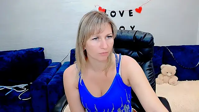 Snapshot of Incredible_Ariela chatting on 10, 9, 2025 Incredible Ariela online show from 10, 9, 2025