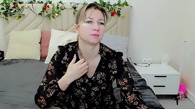 Snapshot of Incredible_Ariela chatting on 29, 9, 2025 Incredible Ariela online show from 29, 9, 2025