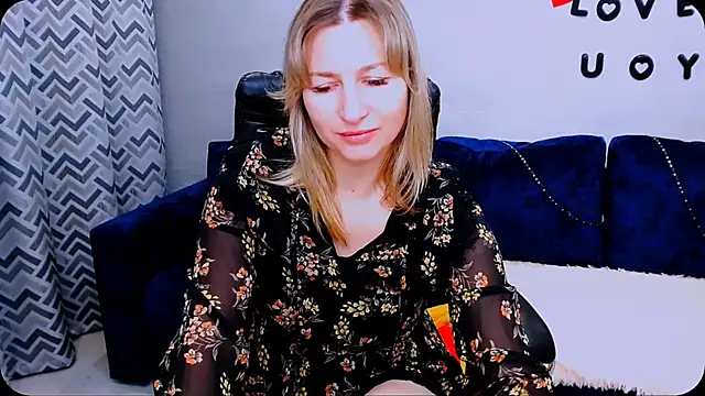 Snapshot of Incredible_Ariela chatting on 12, 10, 2025 Incredible Ariela online show from 12, 10, 2025