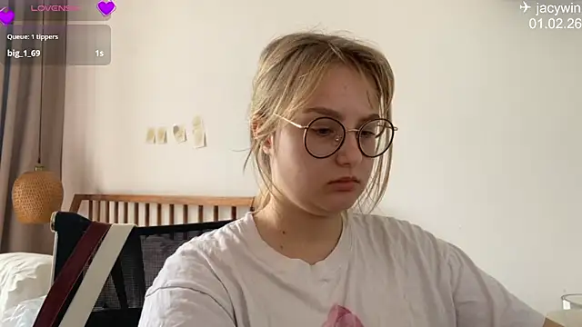 JacyWinslat online show from 1, 2, 2026