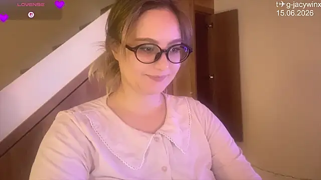 Snapshot of JacyWinslat chatting on 15, 6, 2026 JacyWinslat online show from 15, 6, 2026