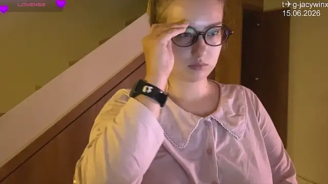 Snapshot of JacyWinslat chatting on 15, 6, 2026 JacyWinslat online show from 15, 6, 2026