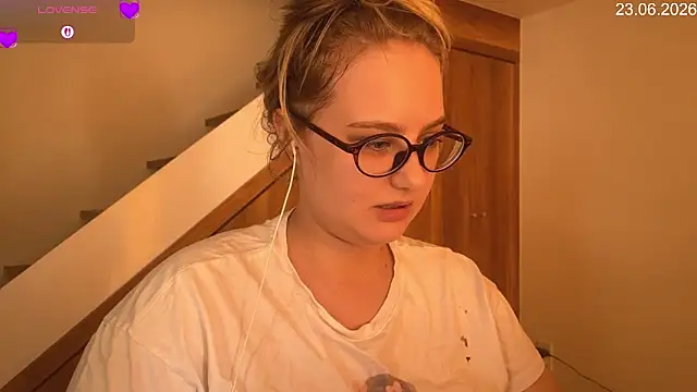 Snapshot of JacyWinslat chatting on 24, 6, 2026 JacyWinslat online show from 24, 6, 2026