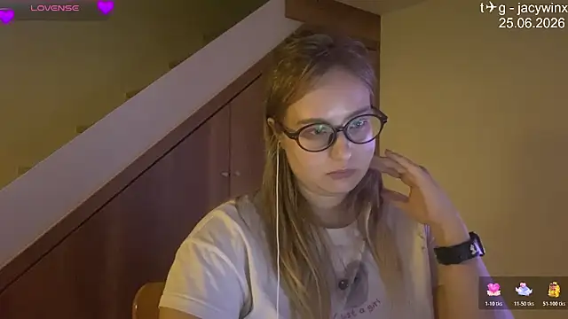 Snapshot of JacyWinslat chatting on 25, 6, 2026 JacyWinslat online show from 25, 6, 2026