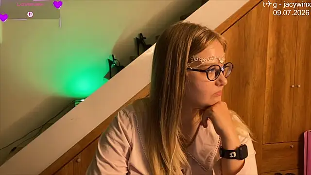 Snapshot of JacyWinslat chatting on 9, 7, 2026 JacyWinslat online show from 9, 7, 2026