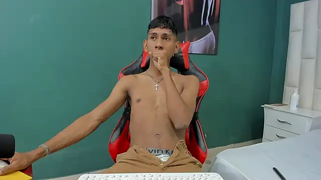 Snapshot of Nick_Collins18 chatting on 8, 2, 2025 Nick Collins18 online show from 8, 2, 2025