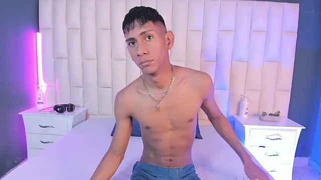 Snapshot of Nick_Collins18 chatting on 16, 2, 2025 Nick Collins18 online show from 16, 2, 2025