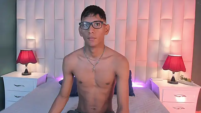 Snapshot of Nick_Collins18 chatting on 6, 3, 2025 Nick Collins18 online show from 6, 3, 2025