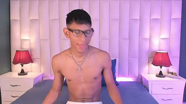 Snapshot of Nick_Collins18 chatting on 8, 3, 2025 Nick Collins18 online show from 8, 3, 2025