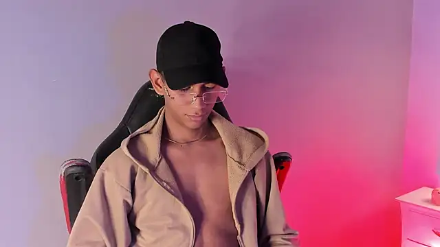 Snapshot of Nick_Collins18 chatting on 15, 10, 2025 Nick Collins18 online show from 15, 10, 2025