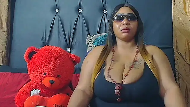 HUMONGUOUSTITSS online show from 19, 9, 2025