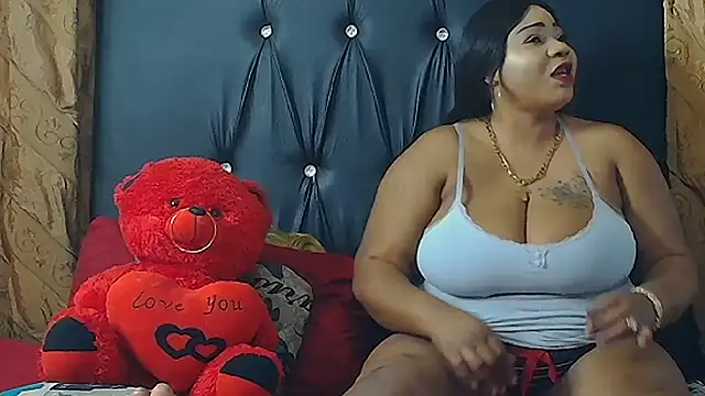 HUMONGUOUSTITSS online show from 4, 11, 2025