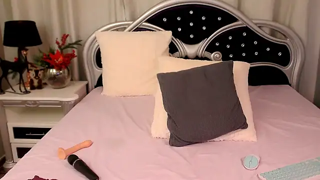 Snapshot of JessieePink chatting on 13, 12, 2024 JessieePink online show from 13, 12, 2024