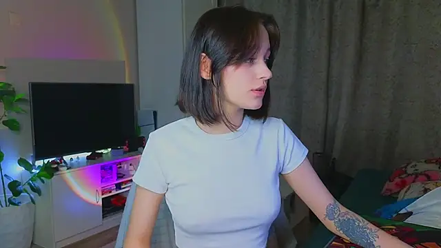 Snapshot of MaryRace chatting on 17, 10, 2025 MaryRace online show from 17, 10, 2025