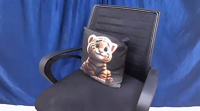 cutie-pie8 online show from 2, 2, 2025