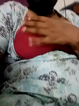 Snapshot of kavinila20 chatting on 20, 12, 2024 kavinila20 online show from 20, 12, 2024