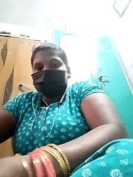 Snapshot of kavinila20 chatting on 7, 1, 2025 kavinila20 online show from 7, 1, 2025