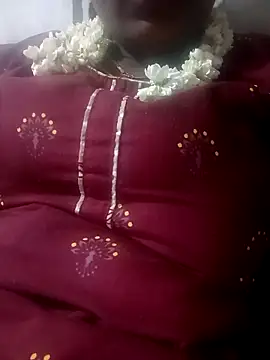 Snapshot of kavinila20 chatting on 8, 3, 2025 kavinila20 online show from 8, 3, 2025