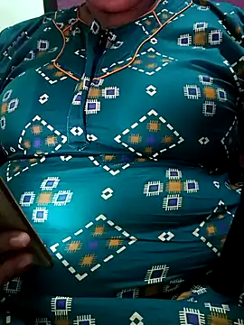 Snapshot of kavinila20 chatting on 6, 10, 2025 kavinila20 online show from 6, 10, 2025