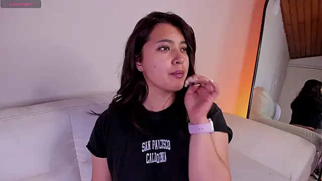 Snapshot of Rebeca_Williams_ chatting on 27, 10, 2025 Rebeca Williams online show from 27, 10, 2025