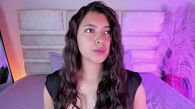 Snapshot of Rebeca_Williams_ chatting on 8, 11, 2025 Rebeca Williams online show from 8, 11, 2025