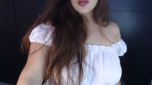 Snapshot of AdharaLujan chatting on 13, 2, 2025 AdharaLujan online show from 13, 2, 2025