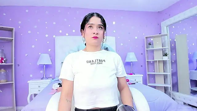 scarlette 15  online show from 3, 12, 2025