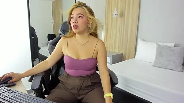 alma fenix online show from 2, 12, 2025